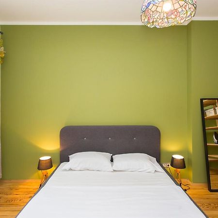 Colorful 2Bdr Apartment In The City Center София Экстерьер фото