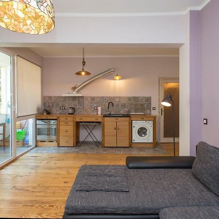 Colorful 2Bdr Apartment In The City Center София Экстерьер фото