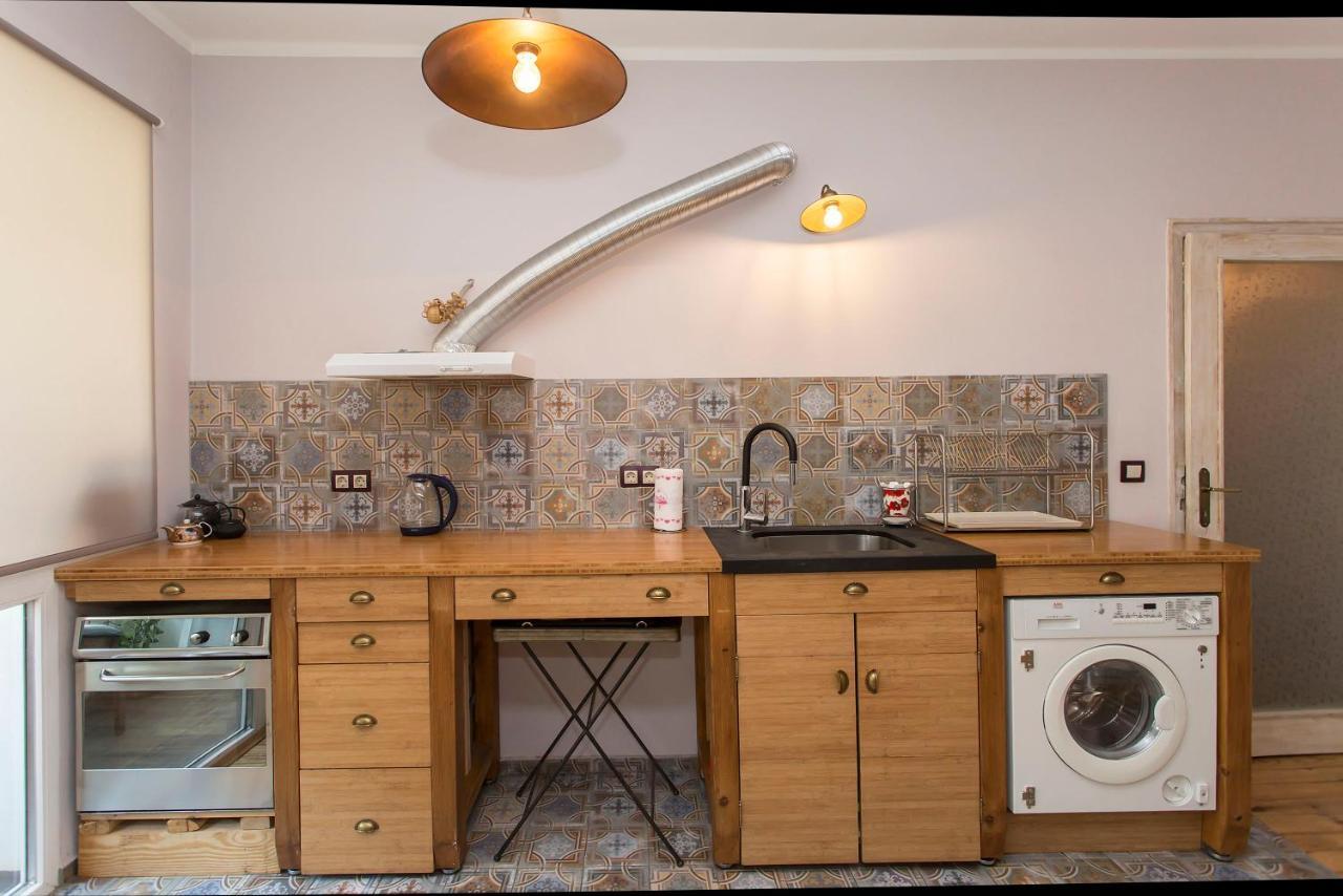 Colorful 2Bdr Apartment In The City Center София Экстерьер фото