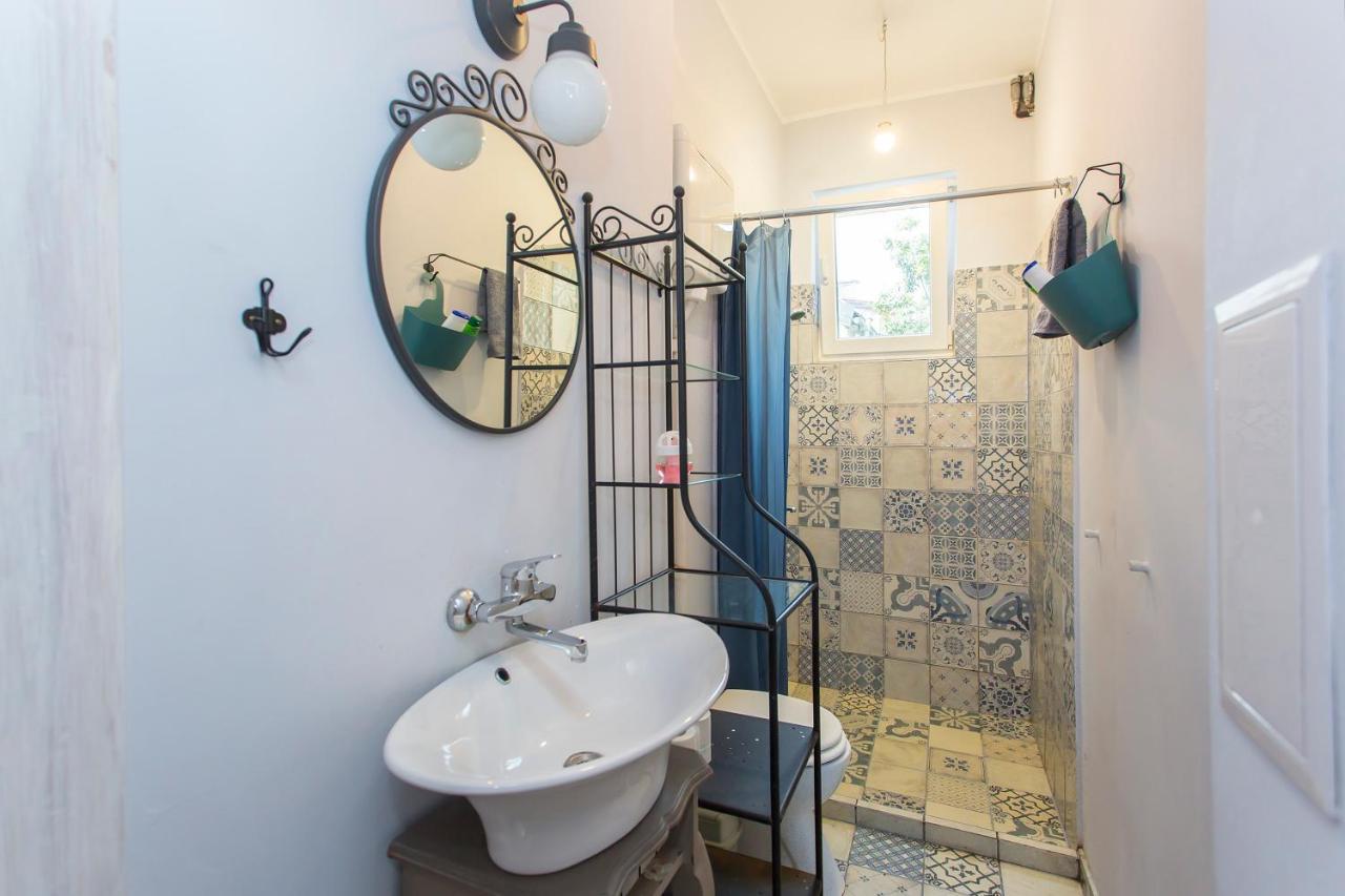 Colorful 2Bdr Apartment In The City Center София Экстерьер фото