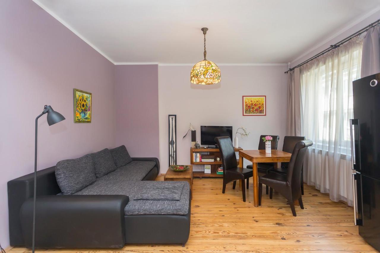 Colorful 2Bdr Apartment In The City Center София Экстерьер фото