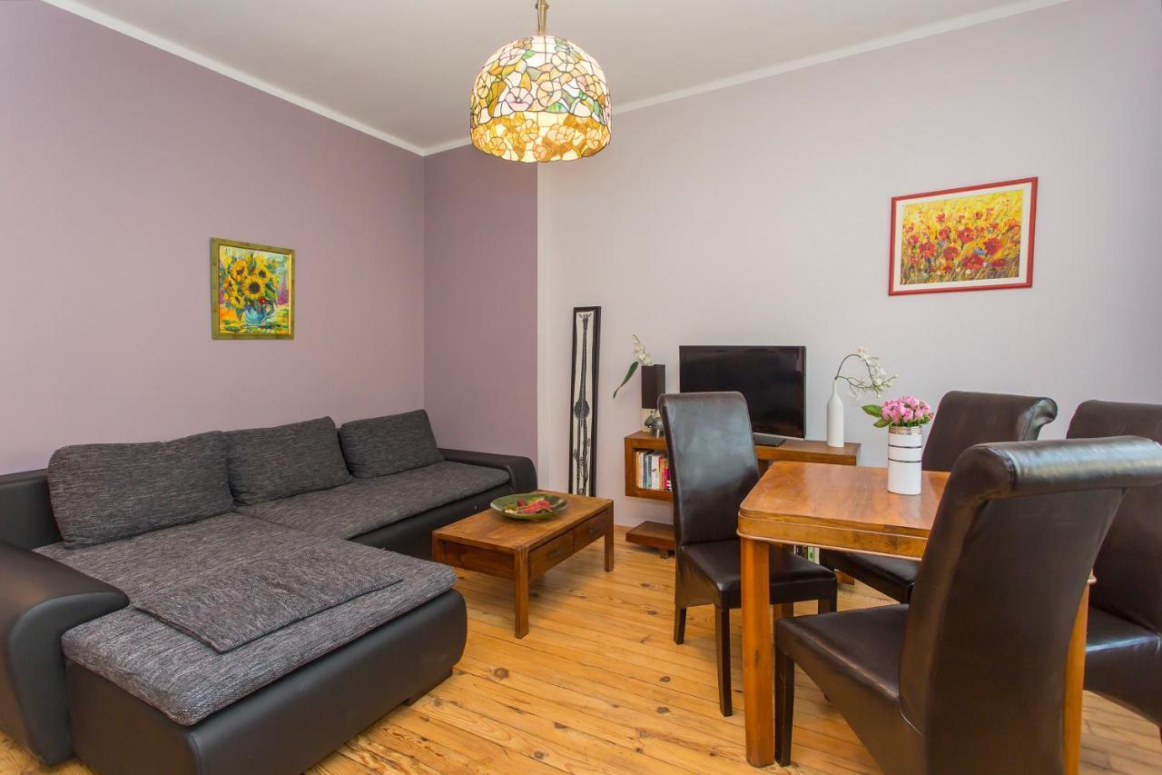Colorful 2Bdr Apartment In The City Center София Экстерьер фото