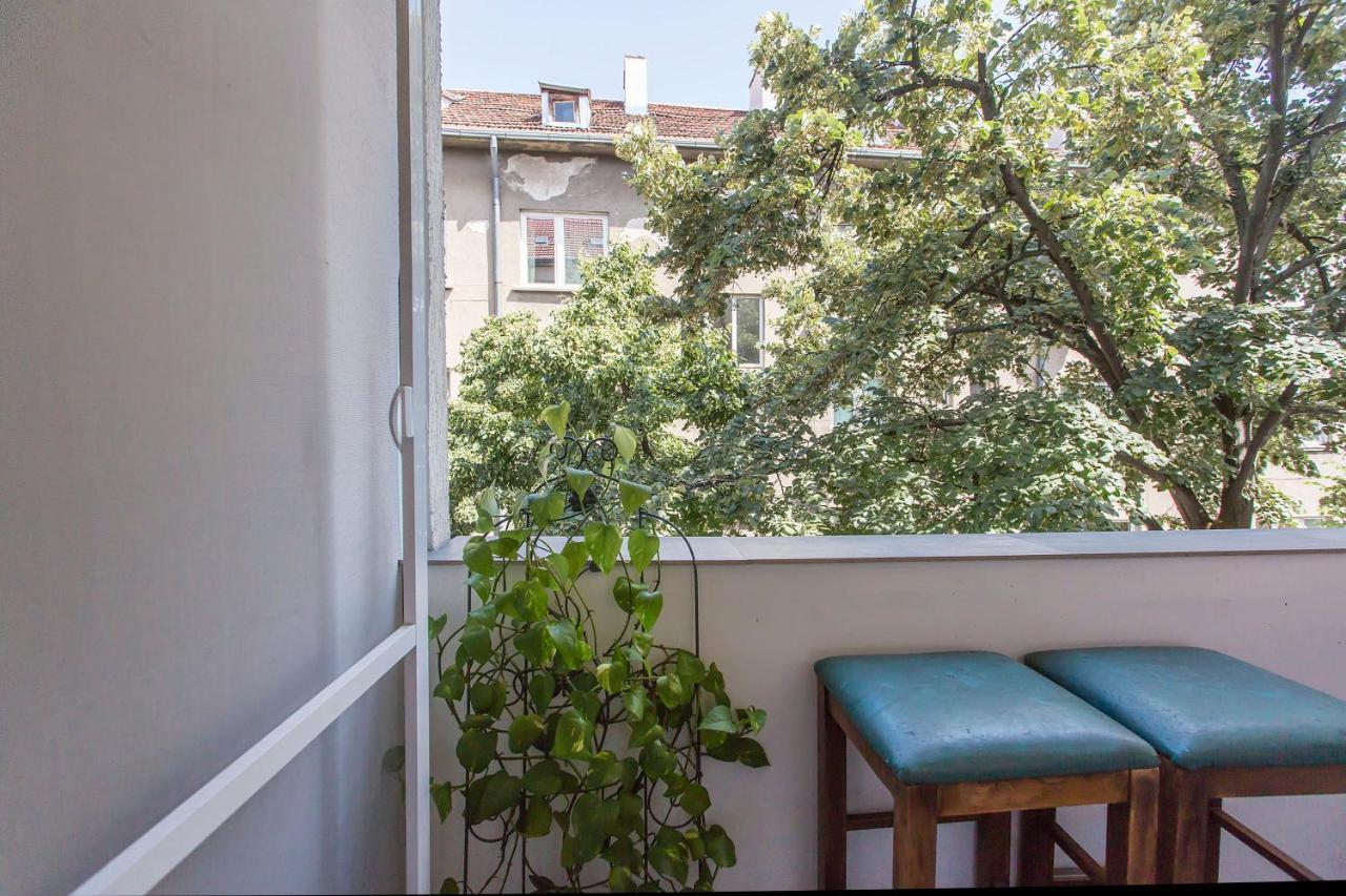Colorful 2Bdr Apartment In The City Center София Экстерьер фото