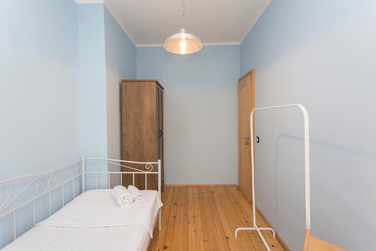 Colorful 2Bdr Apartment In The City Center София Экстерьер фото
