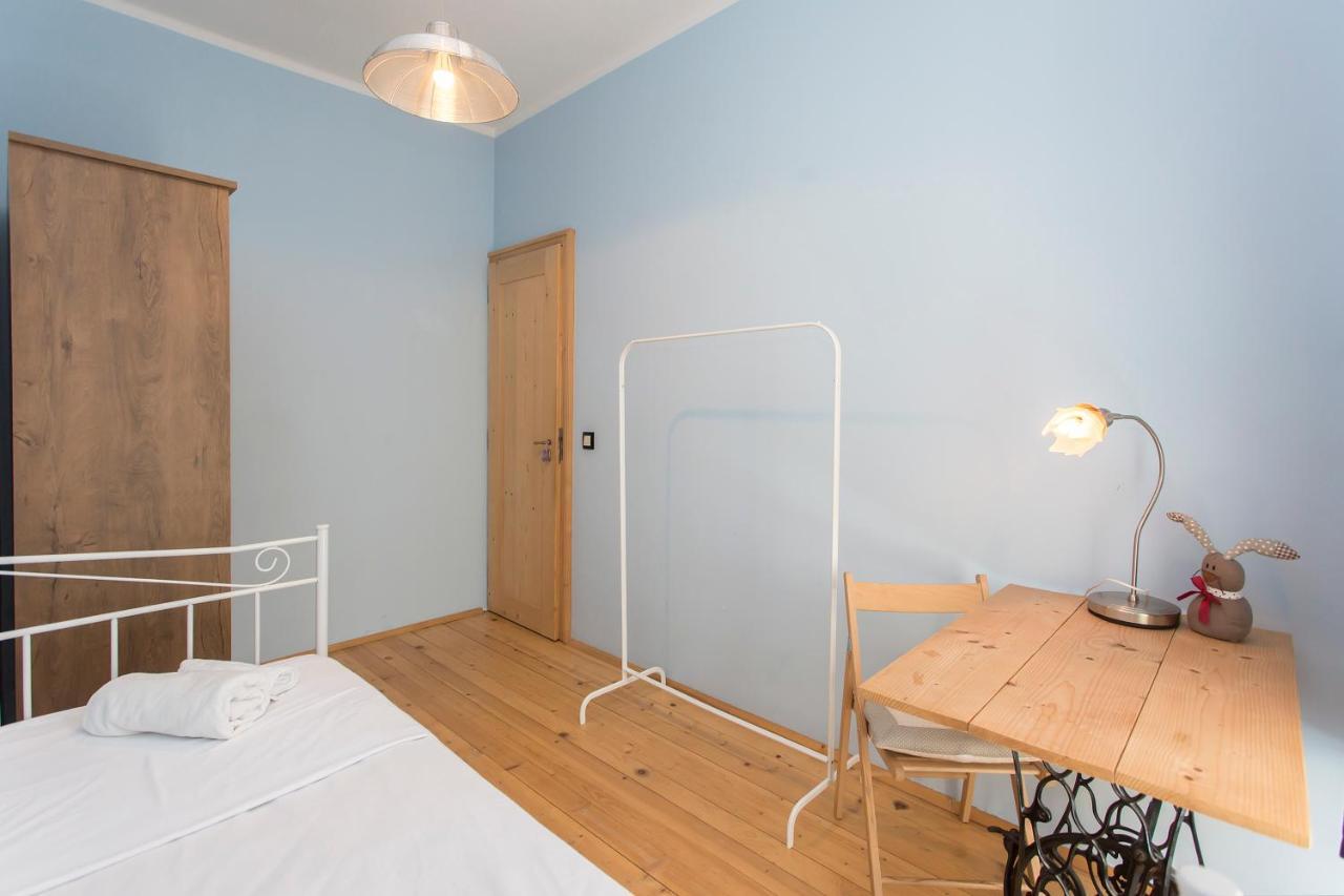 Colorful 2Bdr Apartment In The City Center София Экстерьер фото